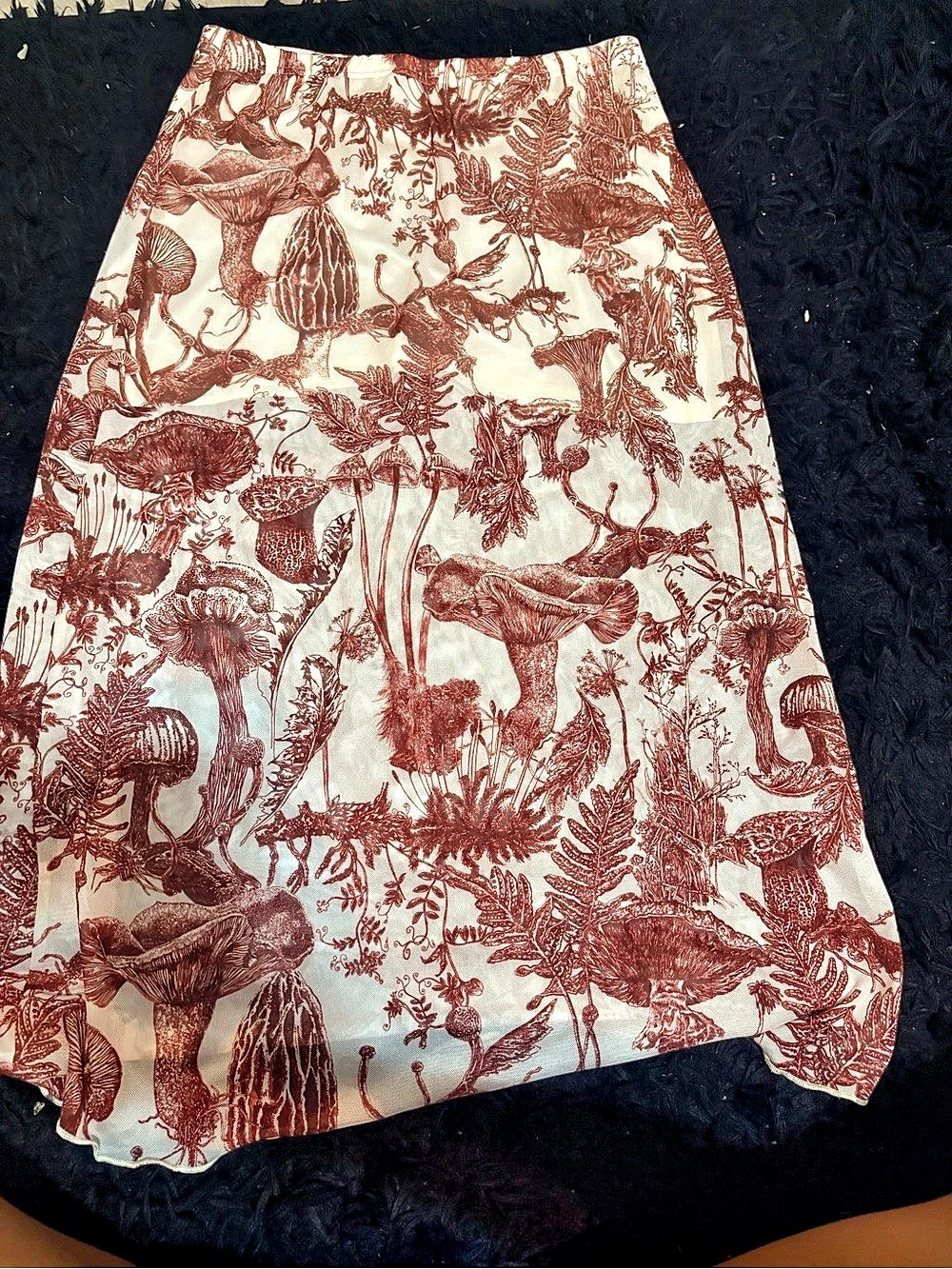 SHEIN Mushroom & Plant Print Mesh Skirt Cream & Red XL